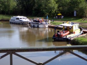 Foto: Anlegestelle am Loire-Kanal